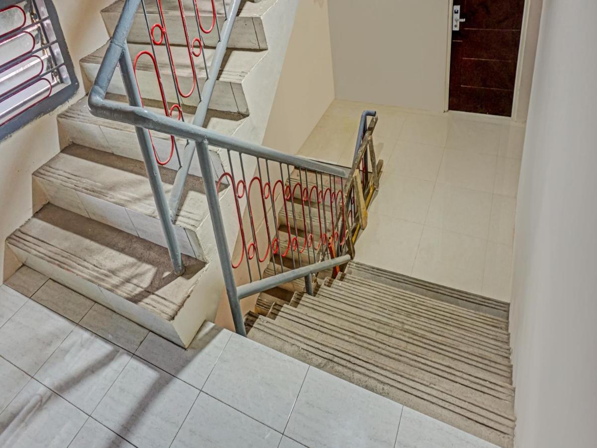 Reddoorz At Jalan Somba Opu Losari Makassar Esterno foto