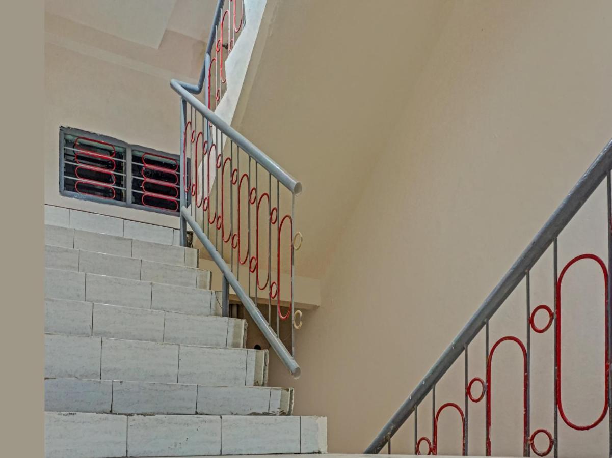 Reddoorz At Jalan Somba Opu Losari Makassar Esterno foto