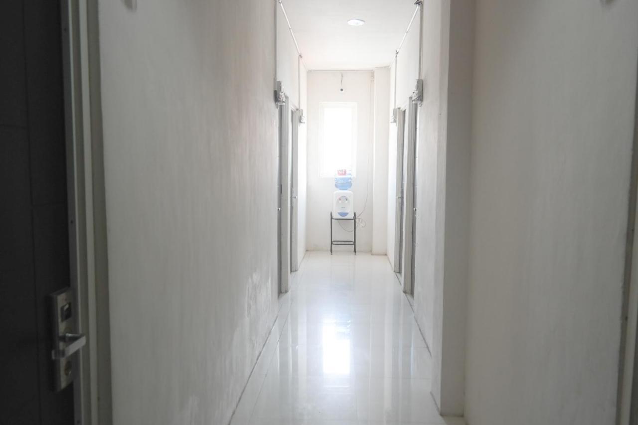 Reddoorz At Jalan Somba Opu Losari Makassar Esterno foto