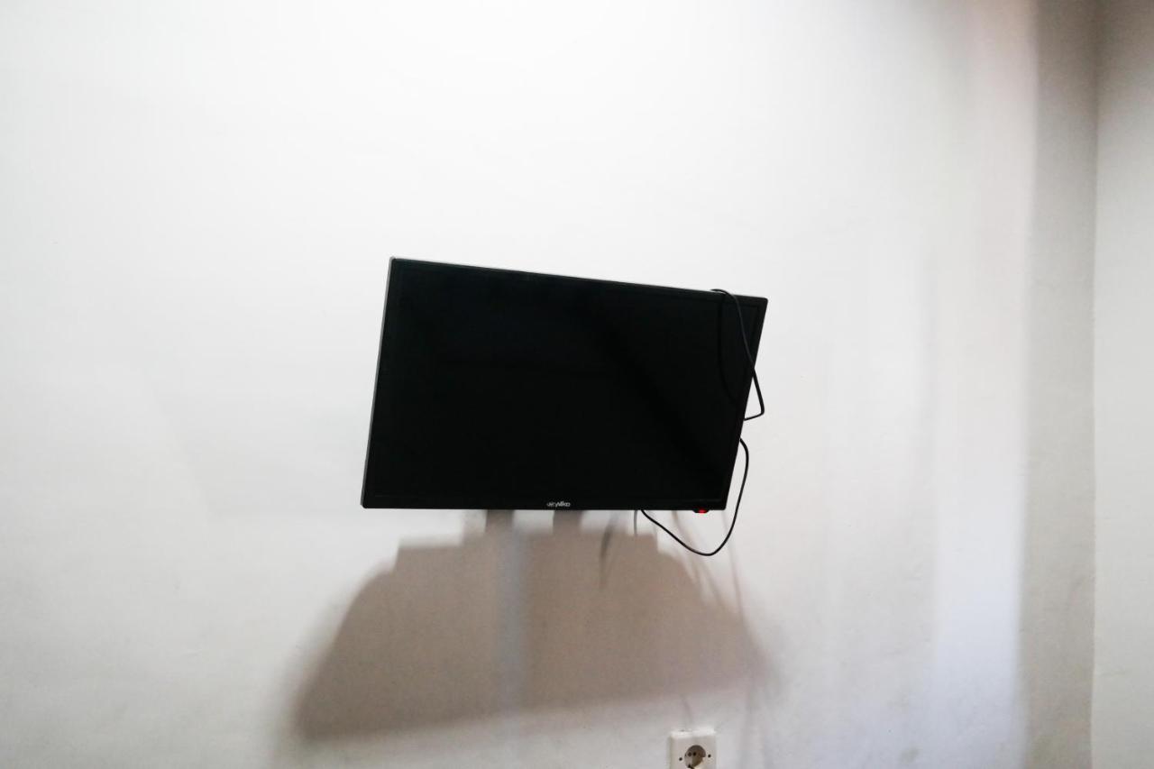Reddoorz At Jalan Somba Opu Losari Makassar Esterno foto