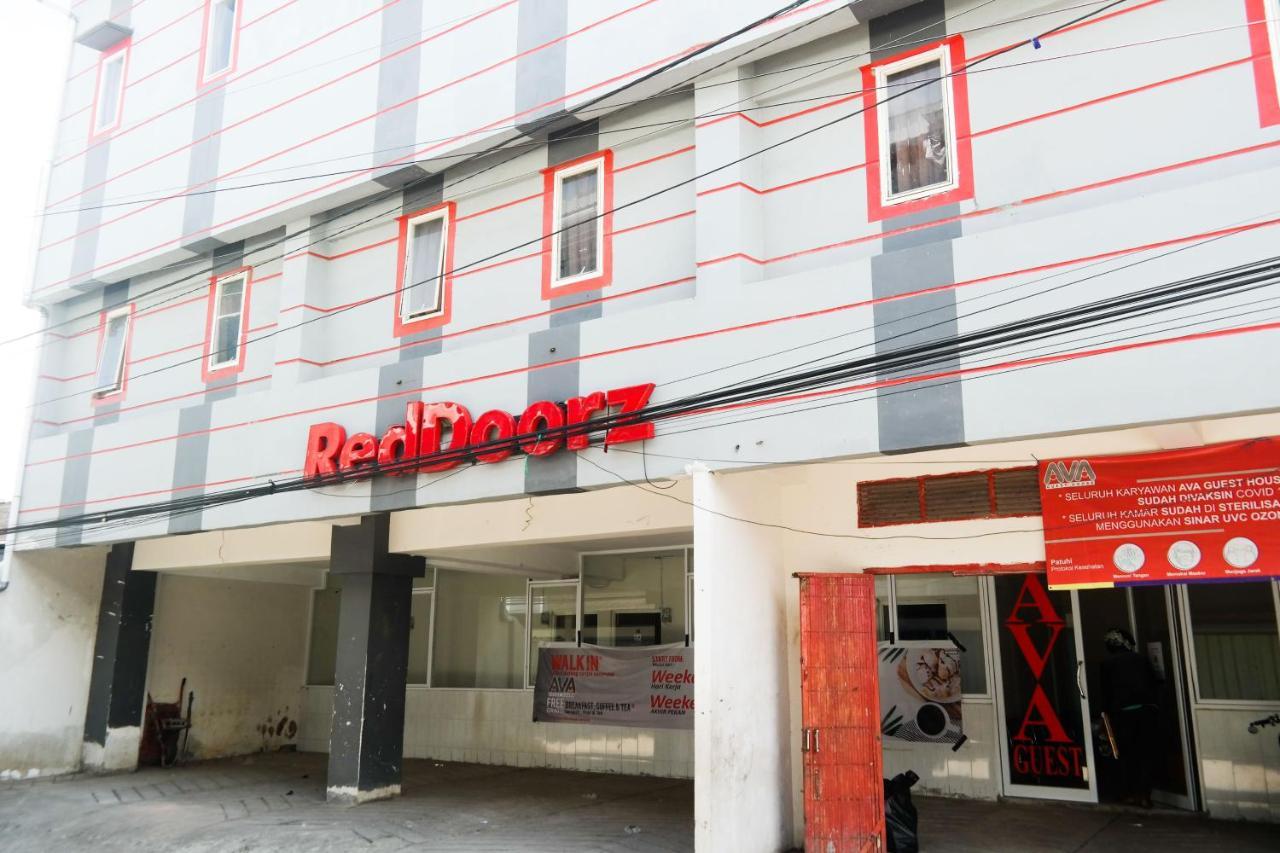 Reddoorz At Jalan Somba Opu Losari Makassar Esterno foto